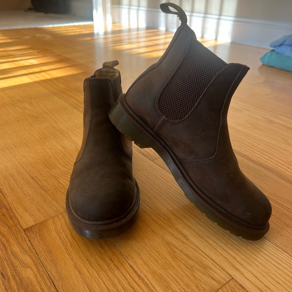 Dr Martens Chelsea boots BROWN